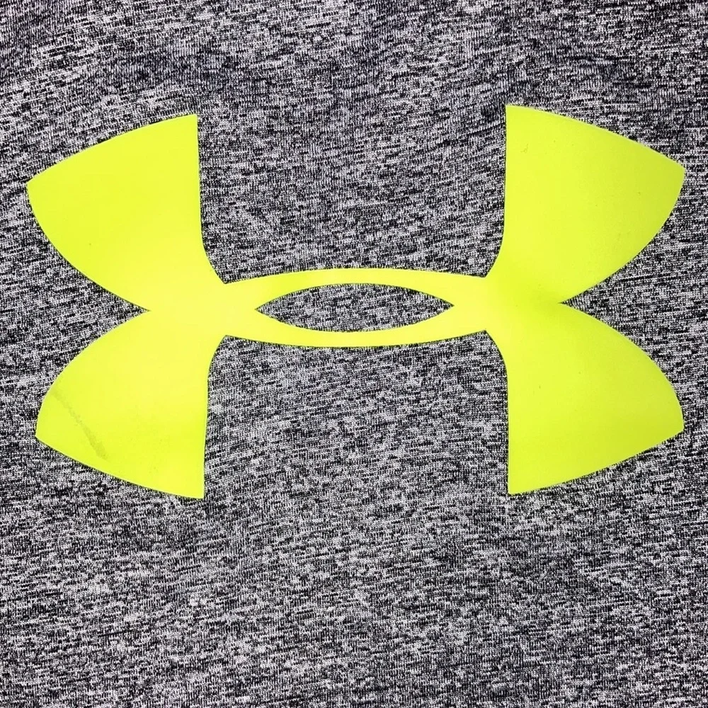 5/$20 Underarmour heatgear grey short sleeve tee boys size 4